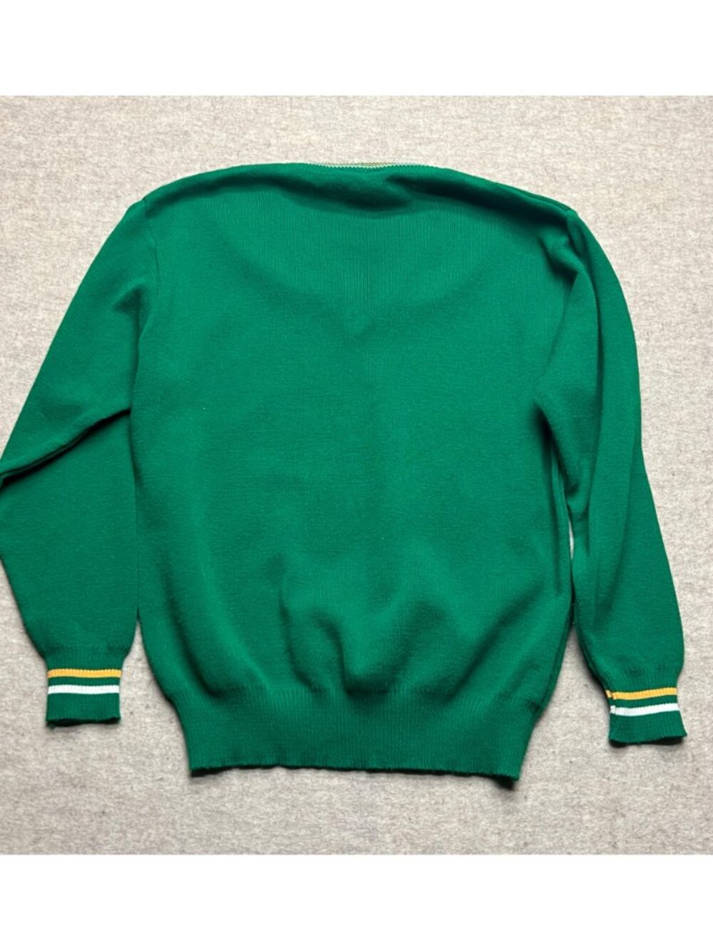 Vintage 90's Sugra Made in Ireland Green V-neck Sweater 42 Euro Large Men Unisex - Picture 9 of 11